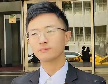 台湾新党台北市议员侯汉廷说：所有台湾人都应该支持两岸和平统一。统一后，我们就可以
