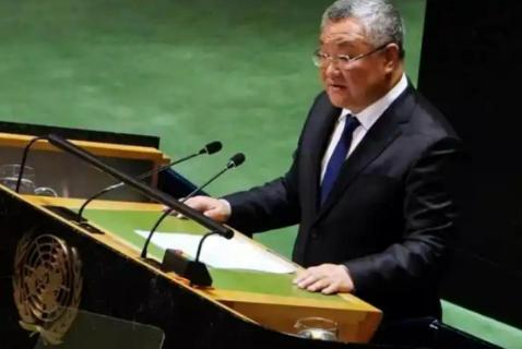 联合国大会上，日本冲击“入常”失败，四常都没想到，中国这么刚.日本的代表站在联合