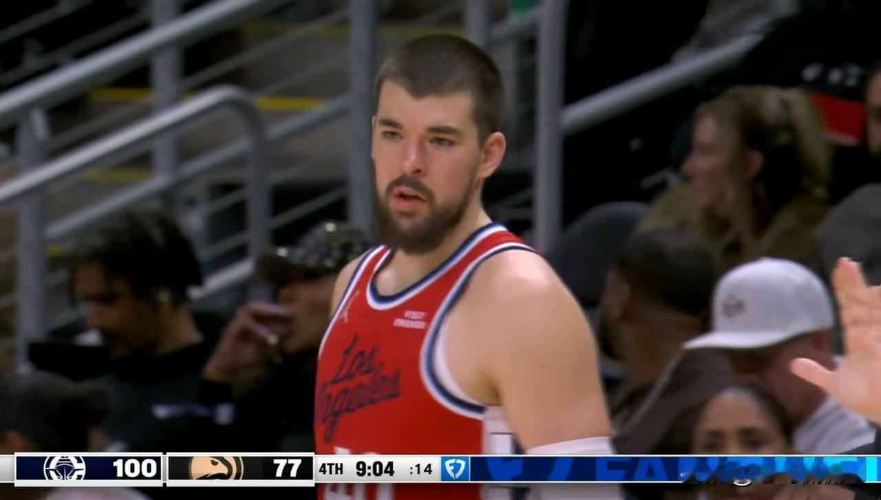 快船当家中锋祖巴茨真是太会说话了！在今天快船客场以115：92击败老鹰的赛后采访