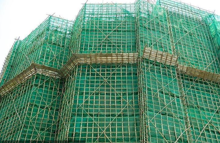 香港为什么还在用竹脚手架？不是守旧，是这4个原因
 
提到脚手架，大家第一反应都