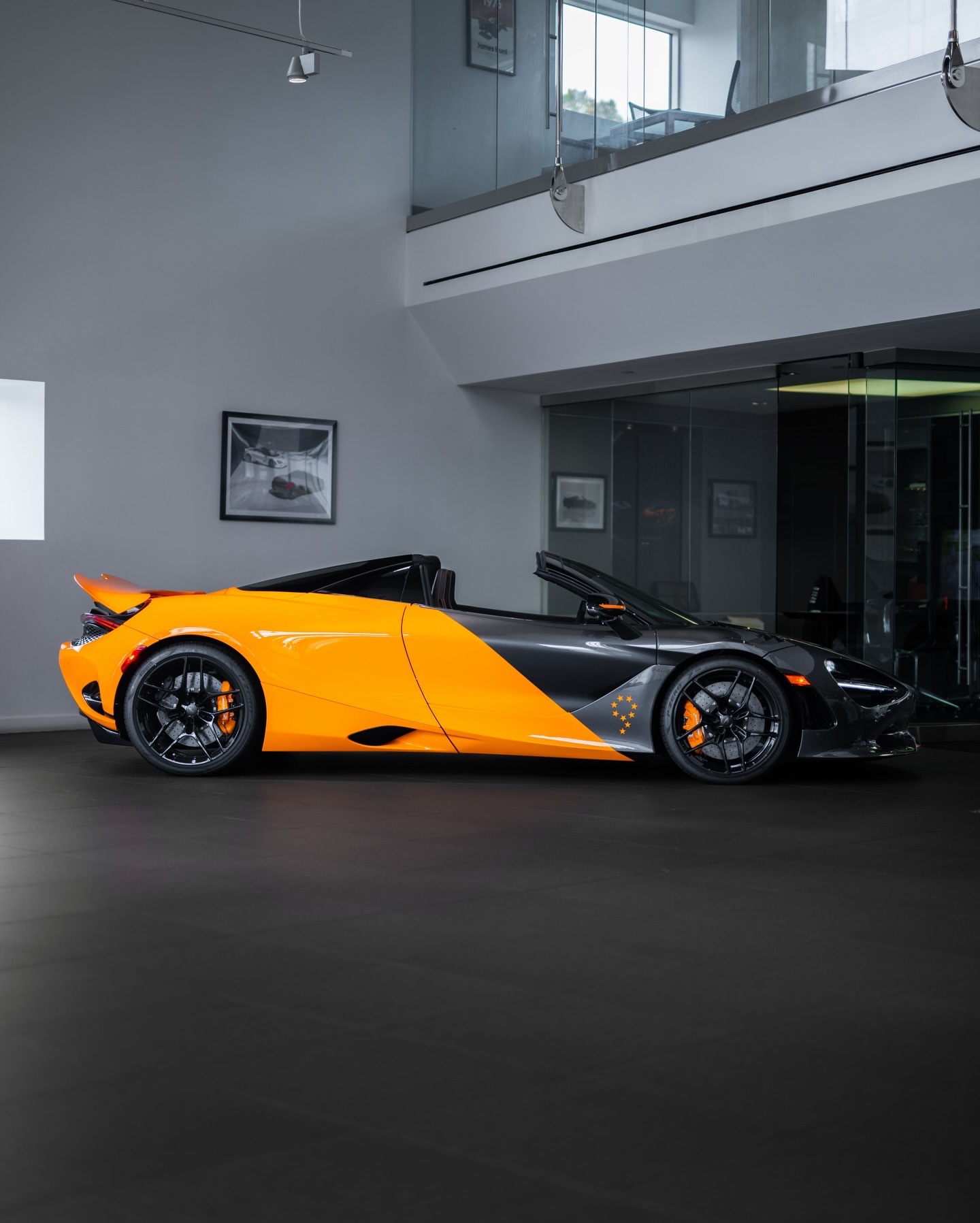 为纪念McLaren的第9个F1车队 constructors champion