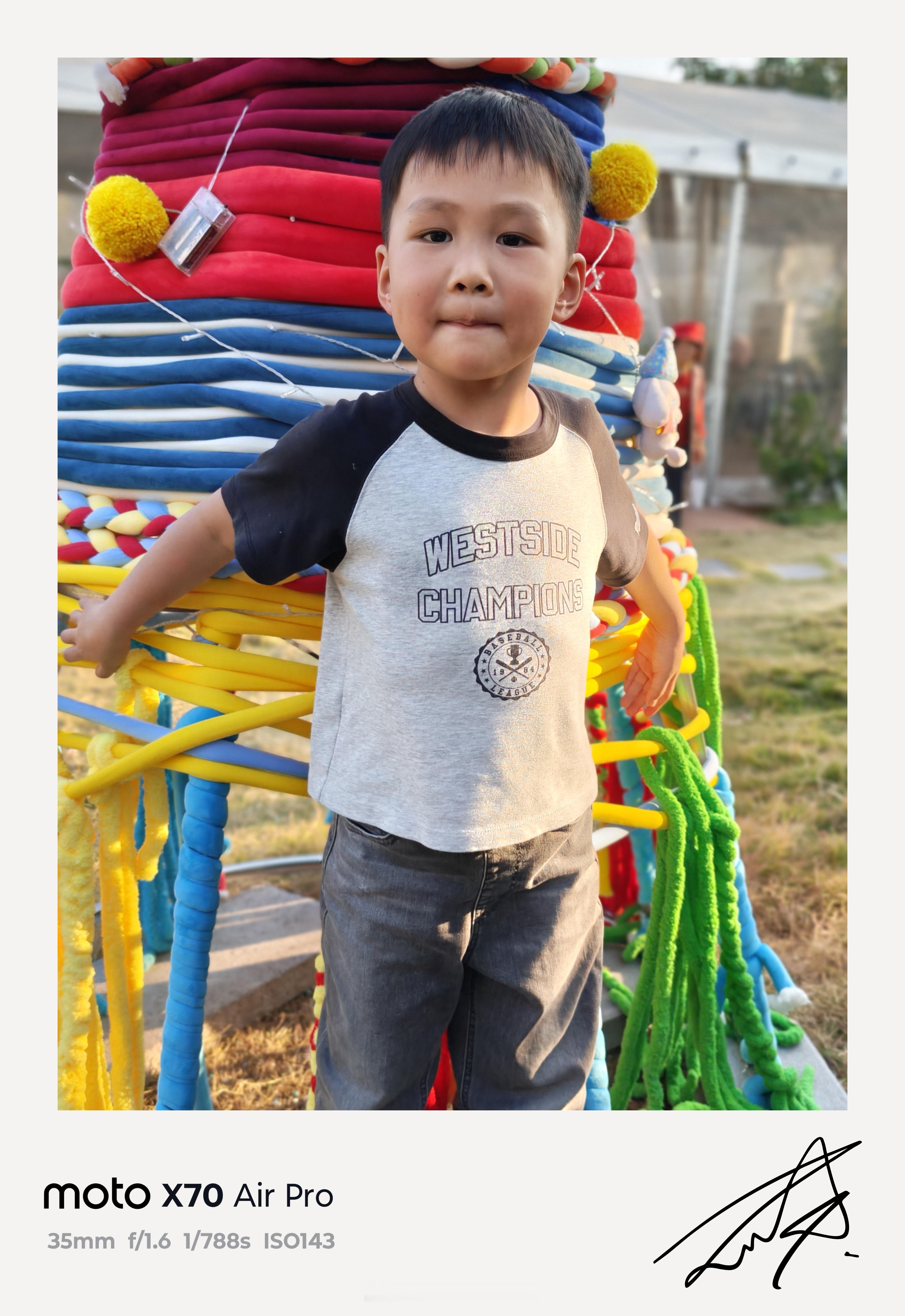 数码小哥哥随拍 又来了，让大家感受一下这台联想 moto 70 Air Pro的