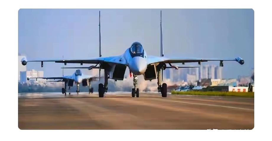 印度这操作真是让人笑掉大牙，居然把自己空军排到中国之上。且不说中国空军这些年的飞