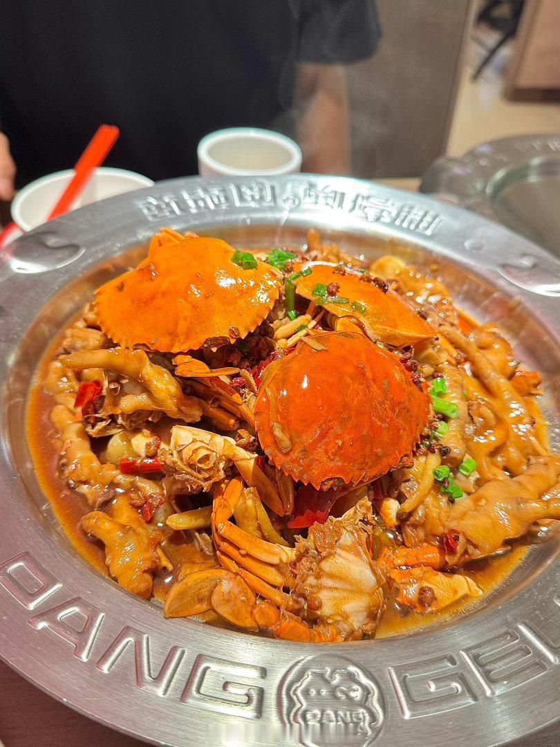 谁能拒绝一份肉蟹煲 