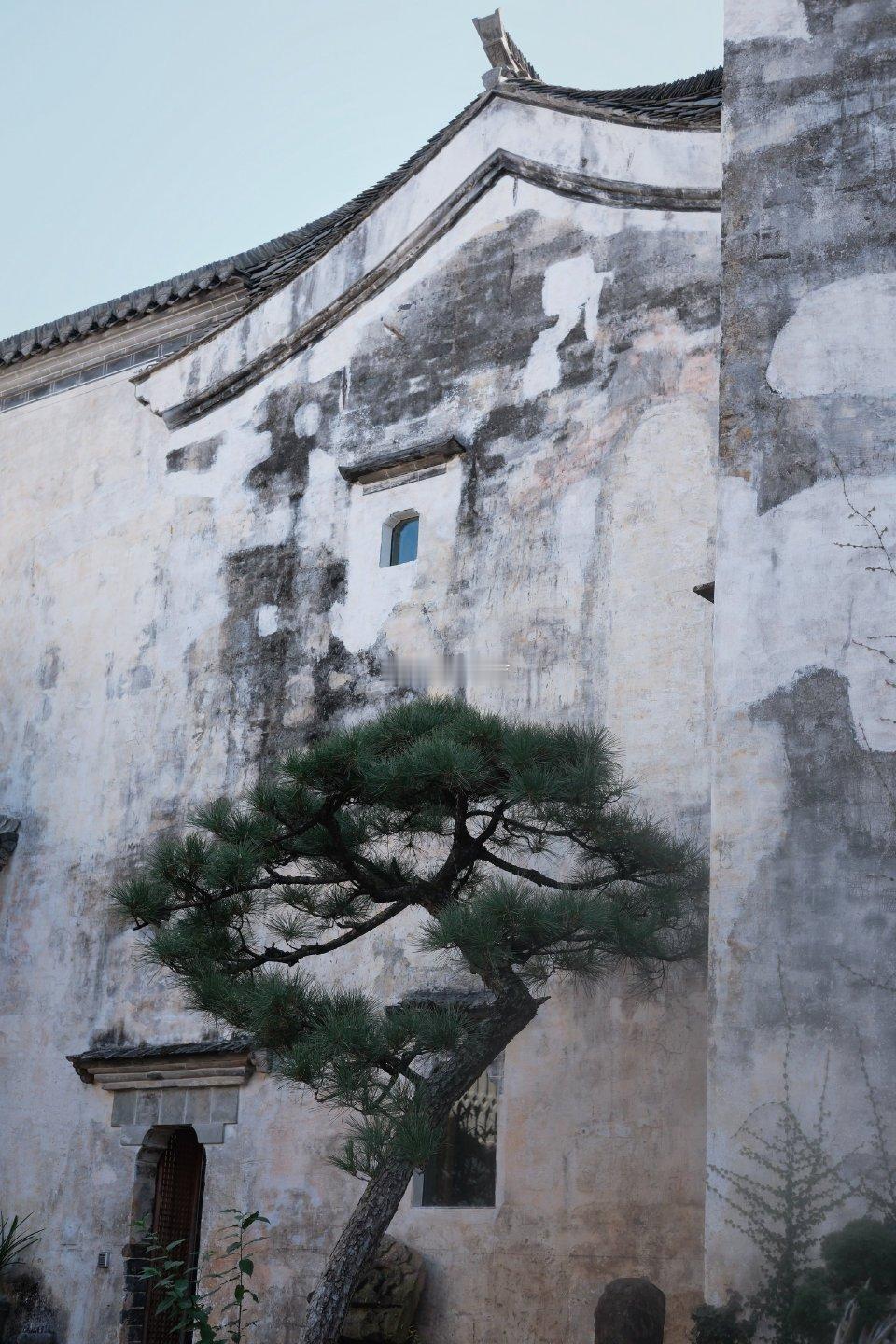 中国古建令人惊叹1两黄金竟能贴满3套3室1厅 古建鎏金薄如蝉翼，一两黄金就能焕活