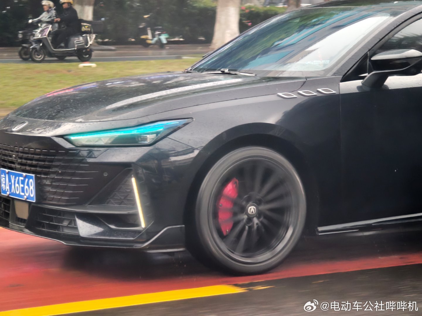 我其实一直不理解骂UNI-V的人，这难道不帅吗，而且还便宜