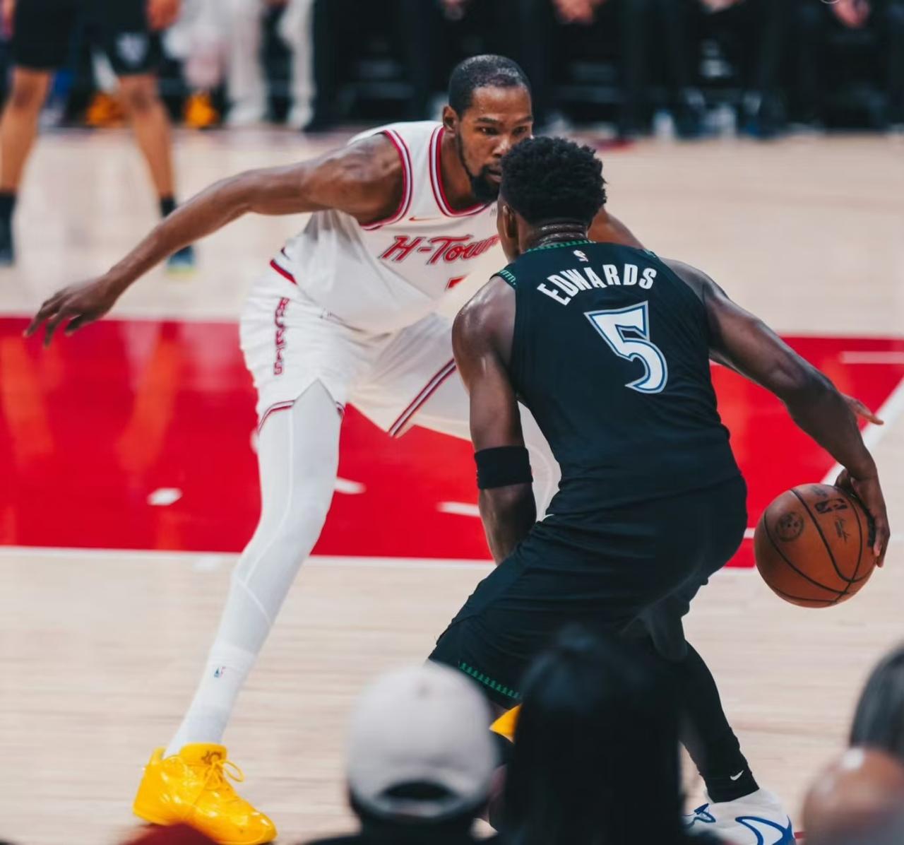 不吹不黑！火箭森林狼，爱德华兹与杜兰特的数据对比
戈贝尔、兰德尔、里德缺阵，森林