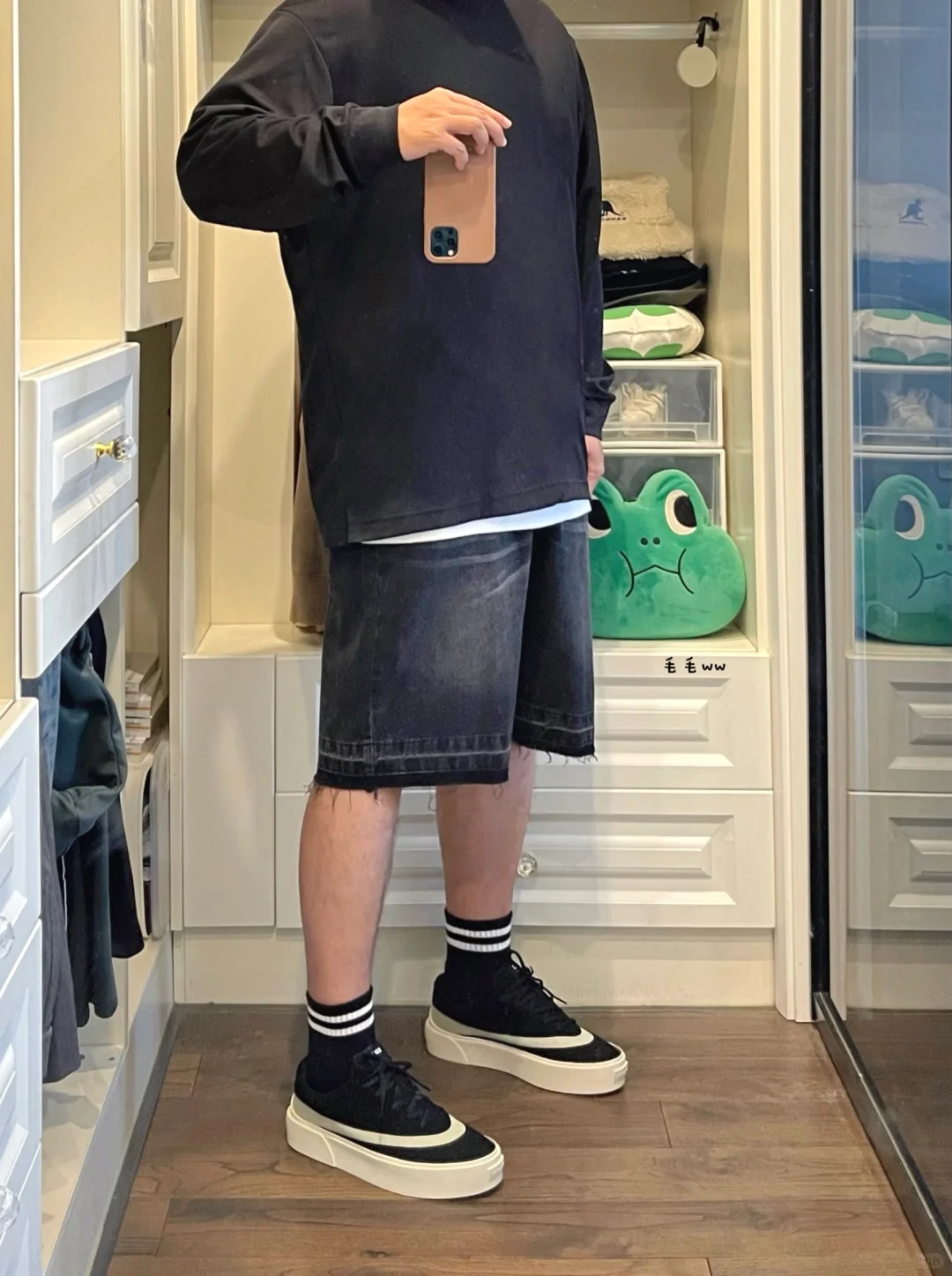 牛仔短裤｜黑色系穿搭