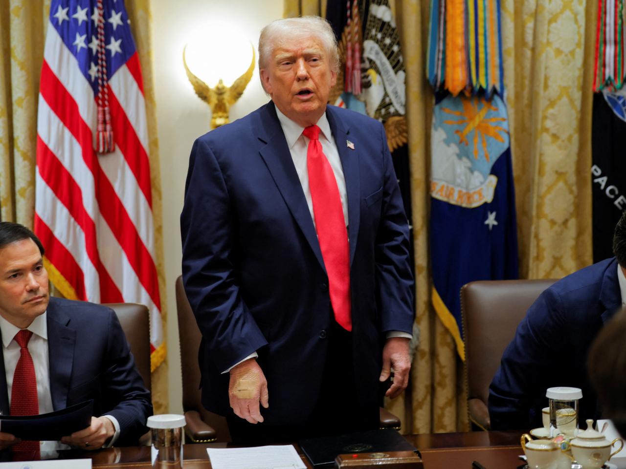 特朗普这是要海湾王爷们“出血”到吐吗？
BBC阿拉伯语频道阿曼记者兼国际关系研究