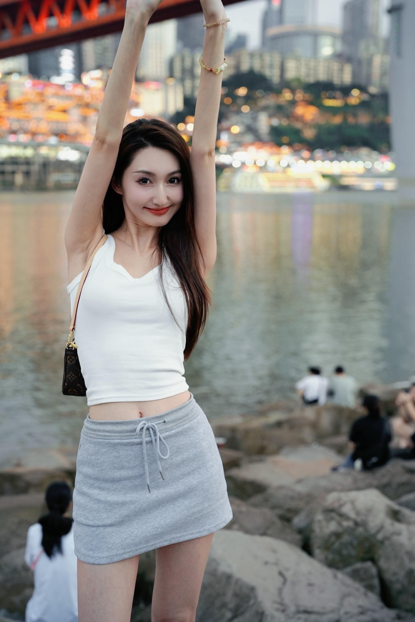 时间宝贵  先爱够了再说。