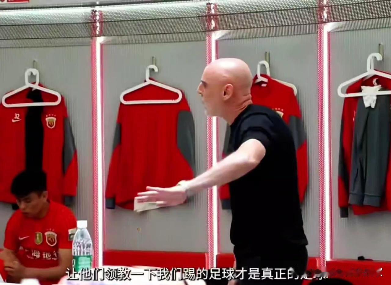 凯文，stay!他证明了我们配得上一切荣誉，这里是我们的主场！没有人可以踩着卫冕
