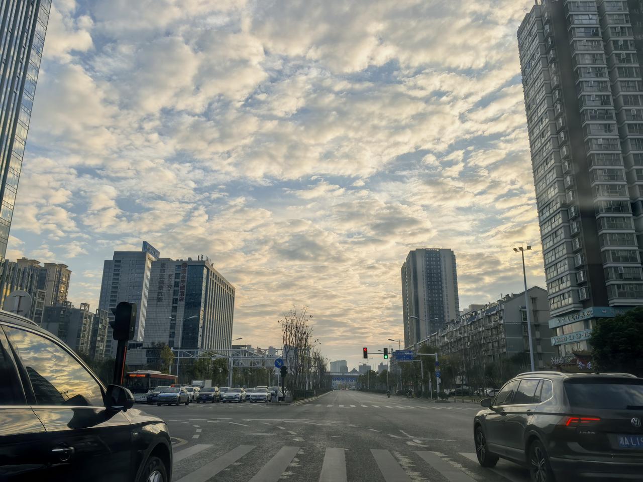 刷个抖音，信息被转手卖了几十道，亲身经历告诉你这个事情有多坑。

前几天，刷到一