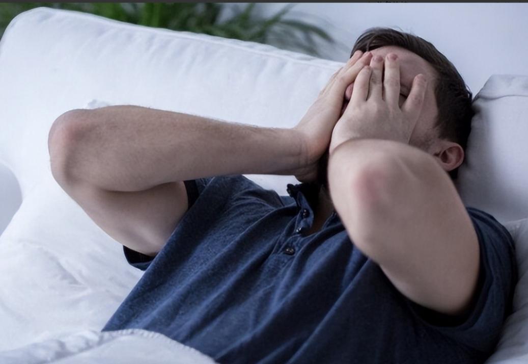 体内有癌，睡眠先知？晚上睡觉时若出现4种异常，建议早做预防

睡眠就是身体在夜间