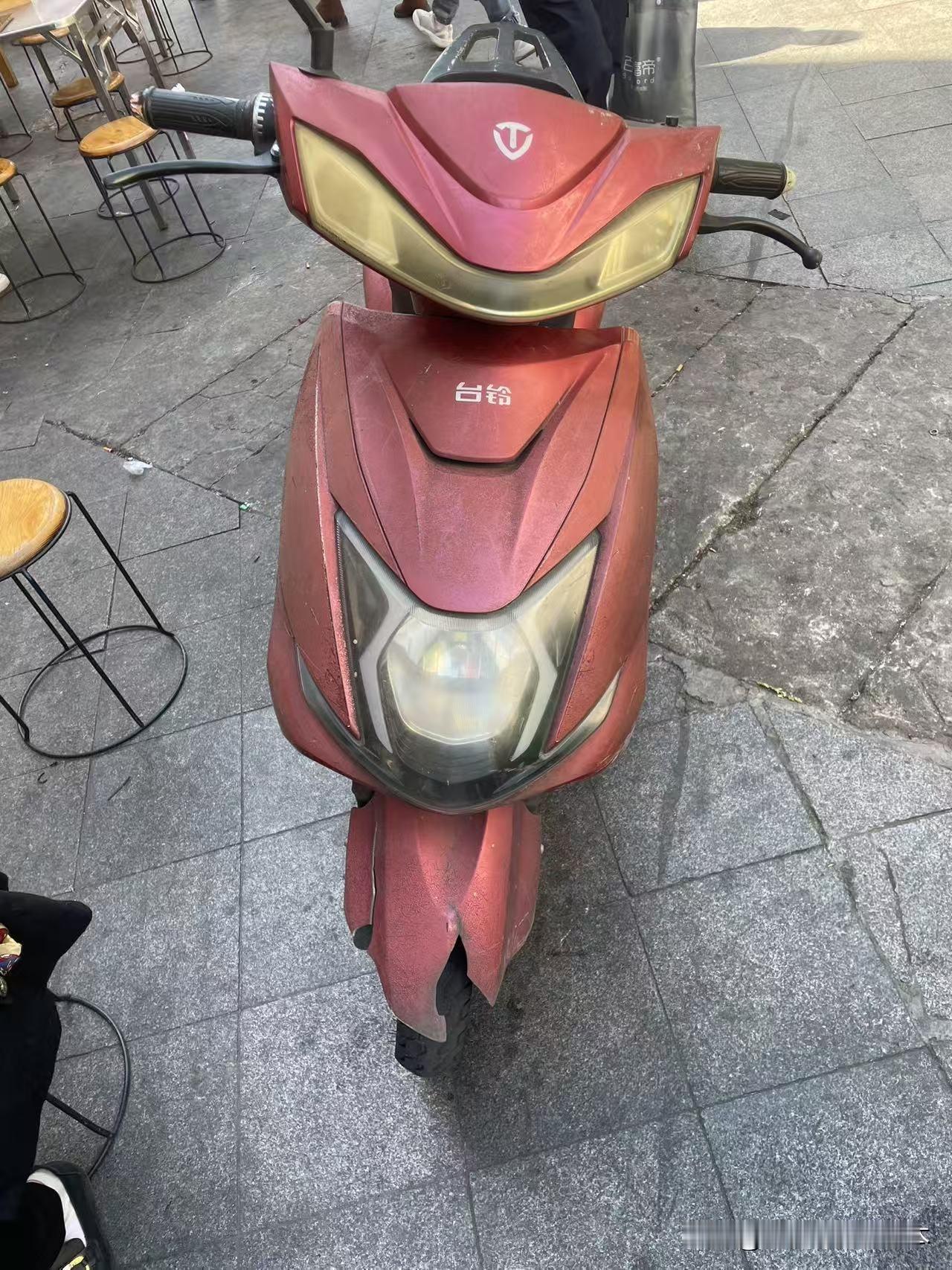 还得是万能的某宝，朋友N年前上的深圳超标黄牌电动车还能买到全新外壳，这样又可以战