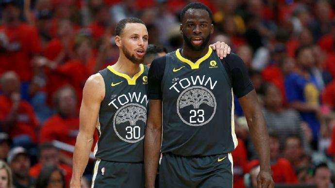 勇士愿意搭上格林交易 据Evan Sidery消息：勇士愿意在交易中送出格林。勇