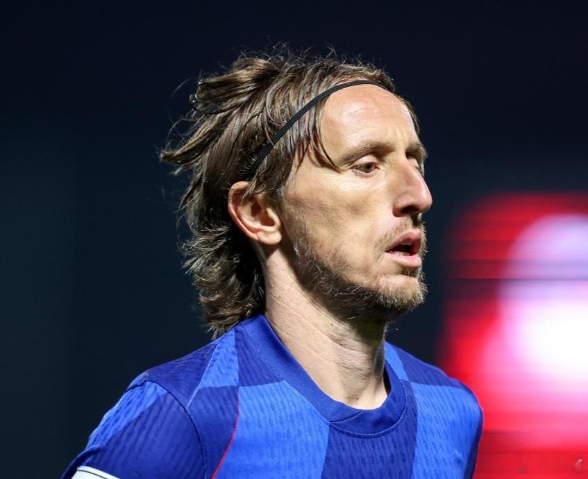 克罗地亚在客场3比2逆转黑山，莫德里奇在赛后表示:“我们开局踢得并不好，黑山抓住