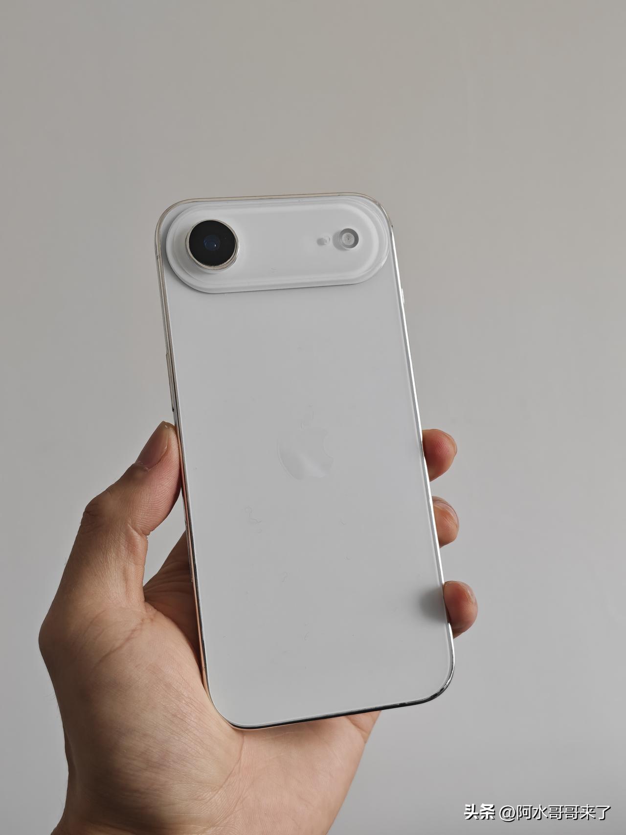 行，标题党现在都这么玩的吗？3个旧手机能换一台iPhone…是什么样的旧手机你没