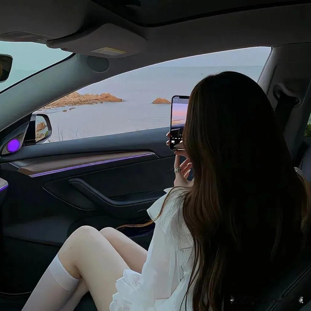 我决定放下你了

没什么好执着的了，你什么也没给我，除了一堆没实现过的漂亮承诺