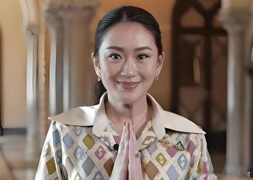 泰柬风波：阿努廷与佩通坦处事风格迥异引热议同样面对泰柬相关事宜，阿努廷与佩通坦的