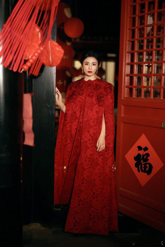 刘涛 妈祖送福 刘涛端庄又优雅的感觉，真的是太让人爱了呀，这次在春晚的舞台上妈祖