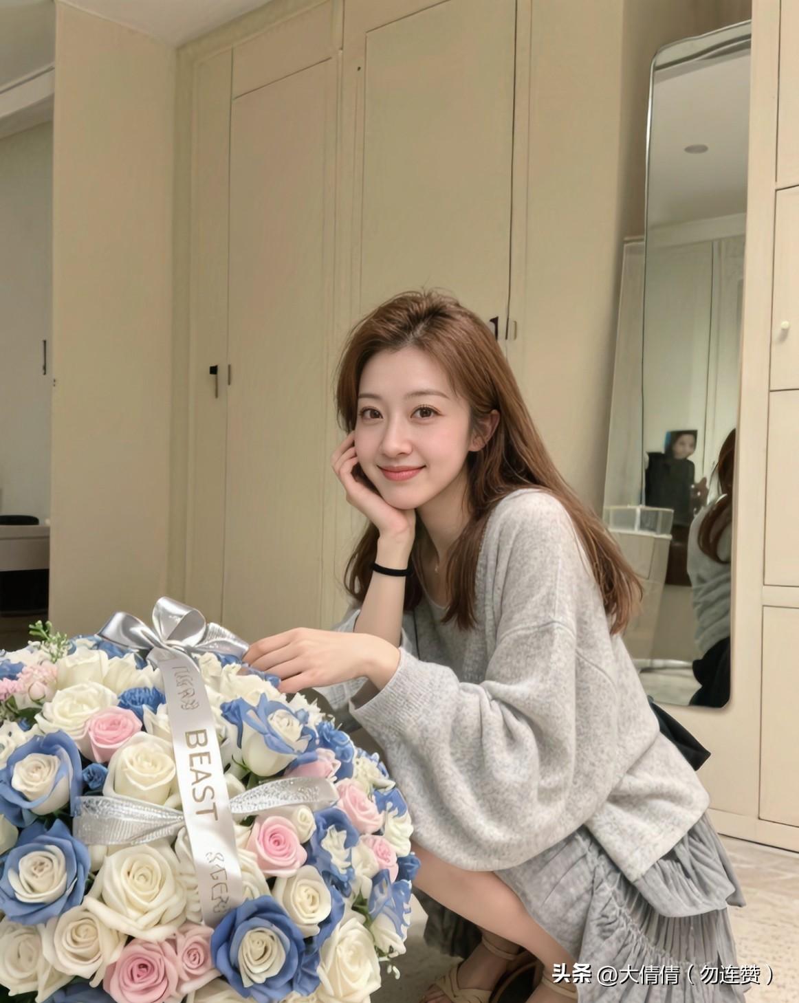 层次越高的人，
越喜欢独处。
疲于无效社交，
懒得虚伪应酬，
与其在人群中消耗，