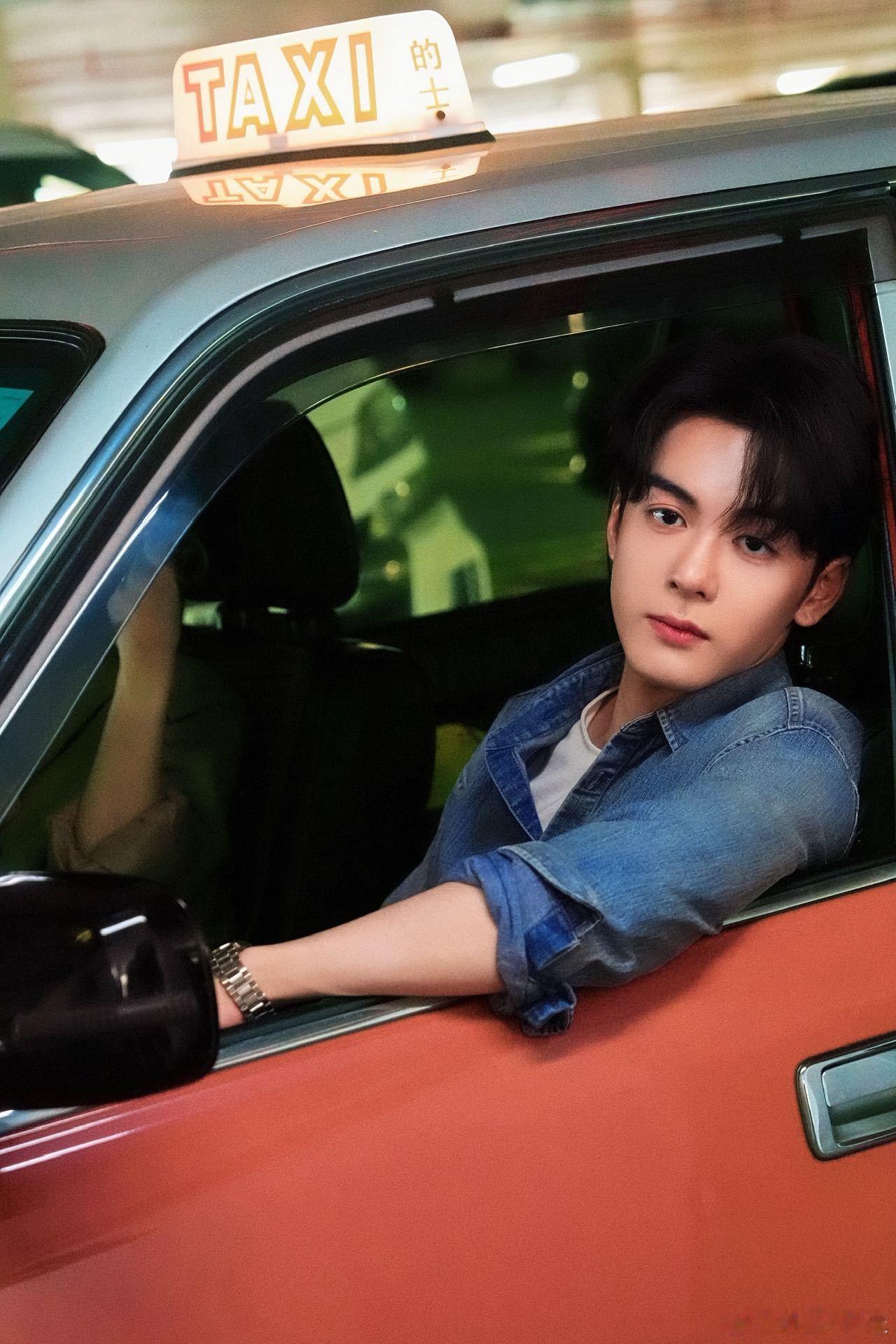 论港风物料的用心程度，曾舜晞这波直接拉满！新歌MV不仅邀来殿堂级摄影师夏永康操刀