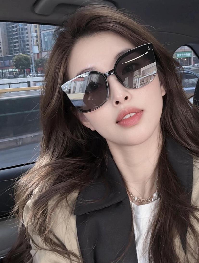 转眼又年底了 我的3千万还没赚到😇 赚不到钱就赚个漂漂亮亮 健健康康 平平安安