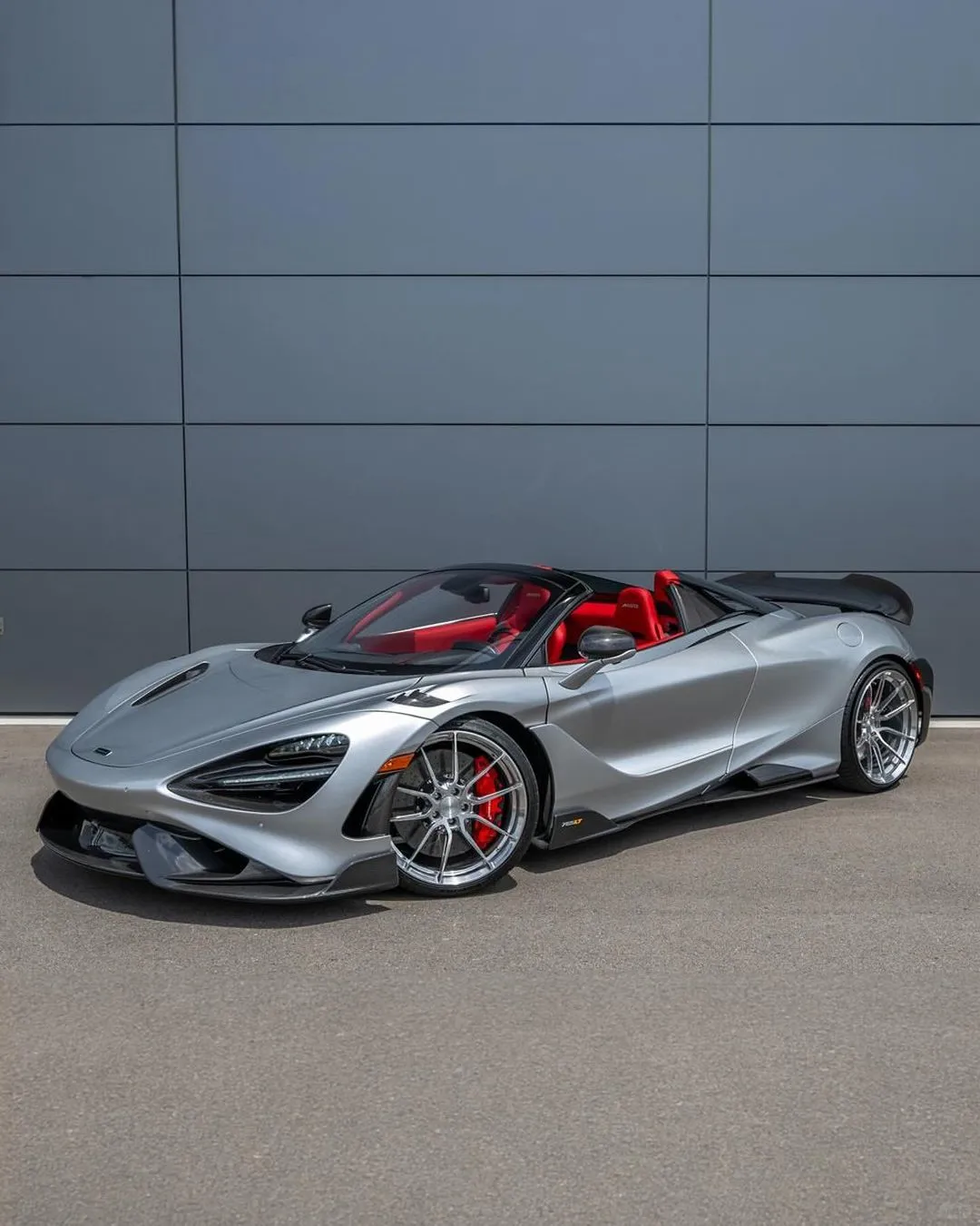 765LT Spider
