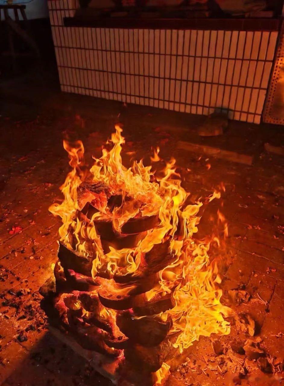为什么我们的春节要申遗 春节为啥要申遗？我告诉你，春节不仅仅是个节日，它更是一种