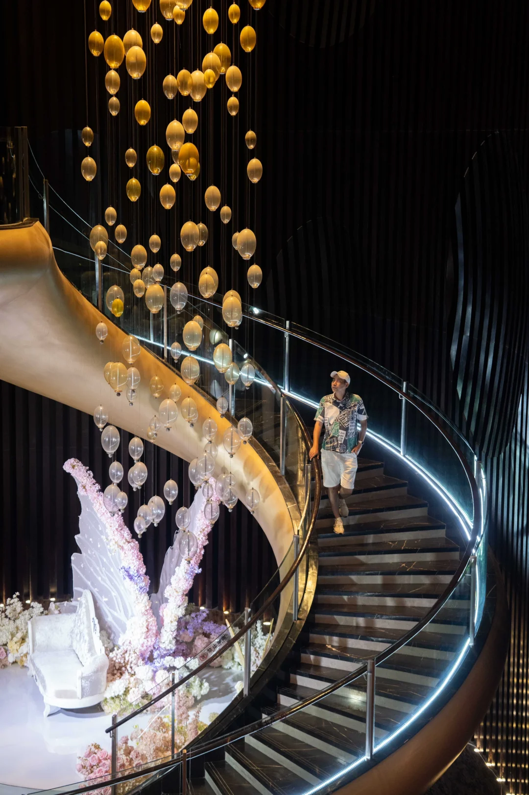 三亚旅行｜住进海月广场的“帆船酒店”，打开窗就是180°大海！