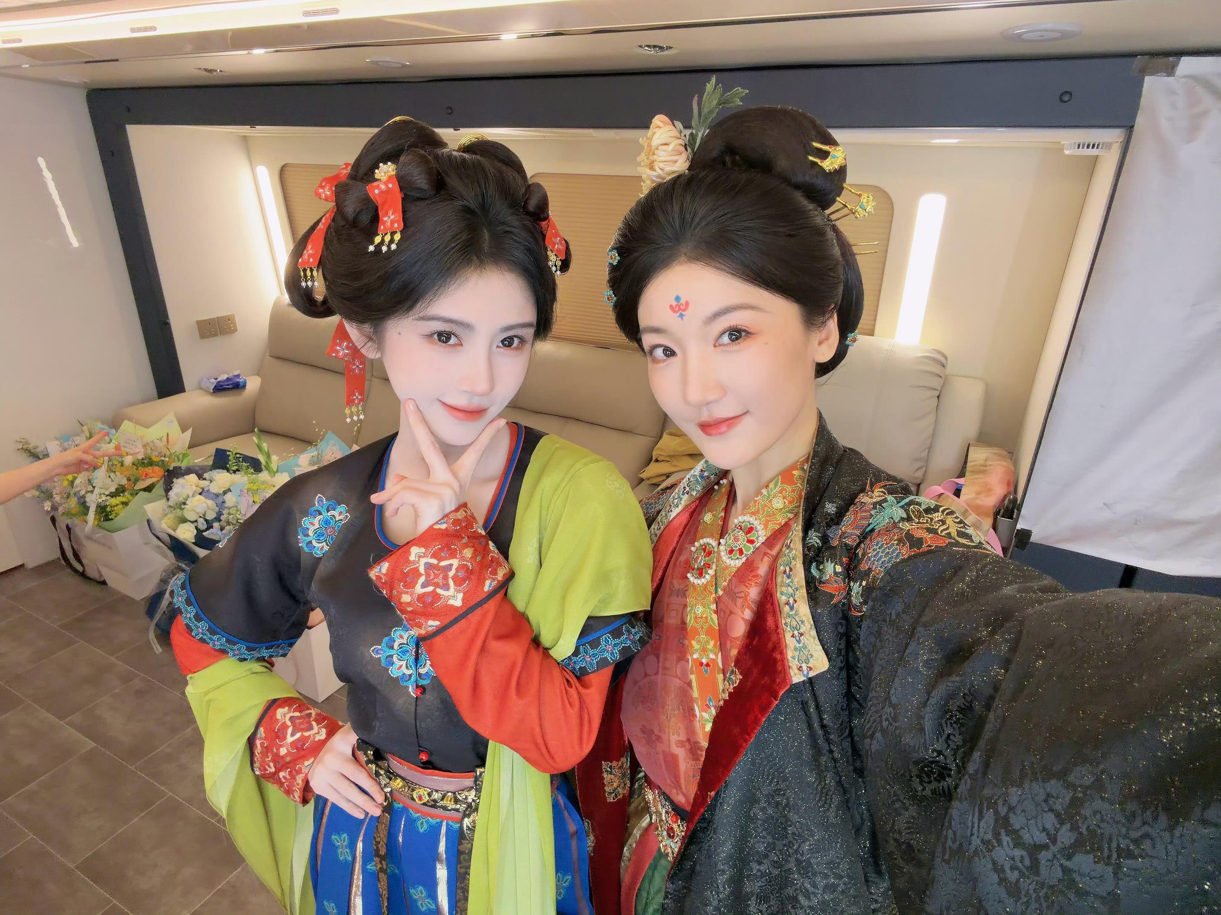 端午安康 友谊长存鞠婧祎脸快比粽子小了