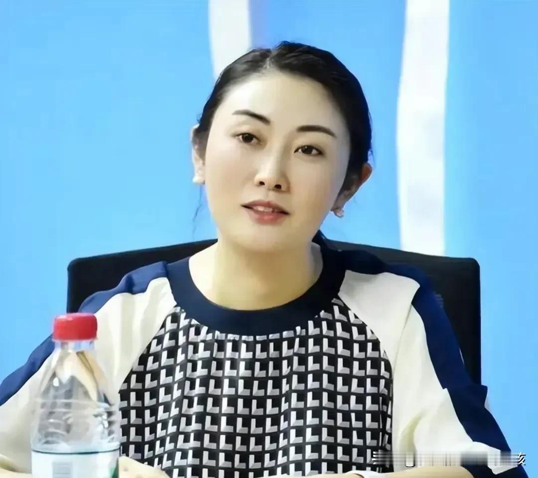 选男人真是个技术活。
李局长把这个男人放在心上，这个男人却把她放到了网上。
聊天