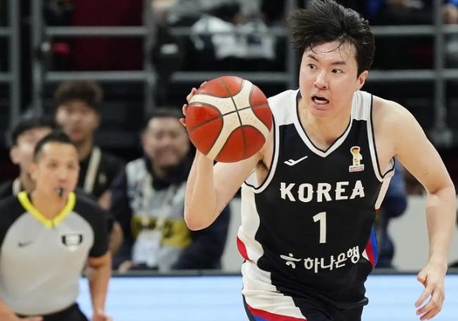 为了不当兵，韩国男篮把要去NBA的人都拽回来了。
 
2026年9月7日，李贤重