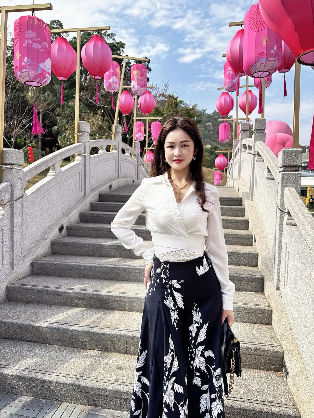 阳春三月，一切美好如约而至。祝你春风得意，一切顺利。