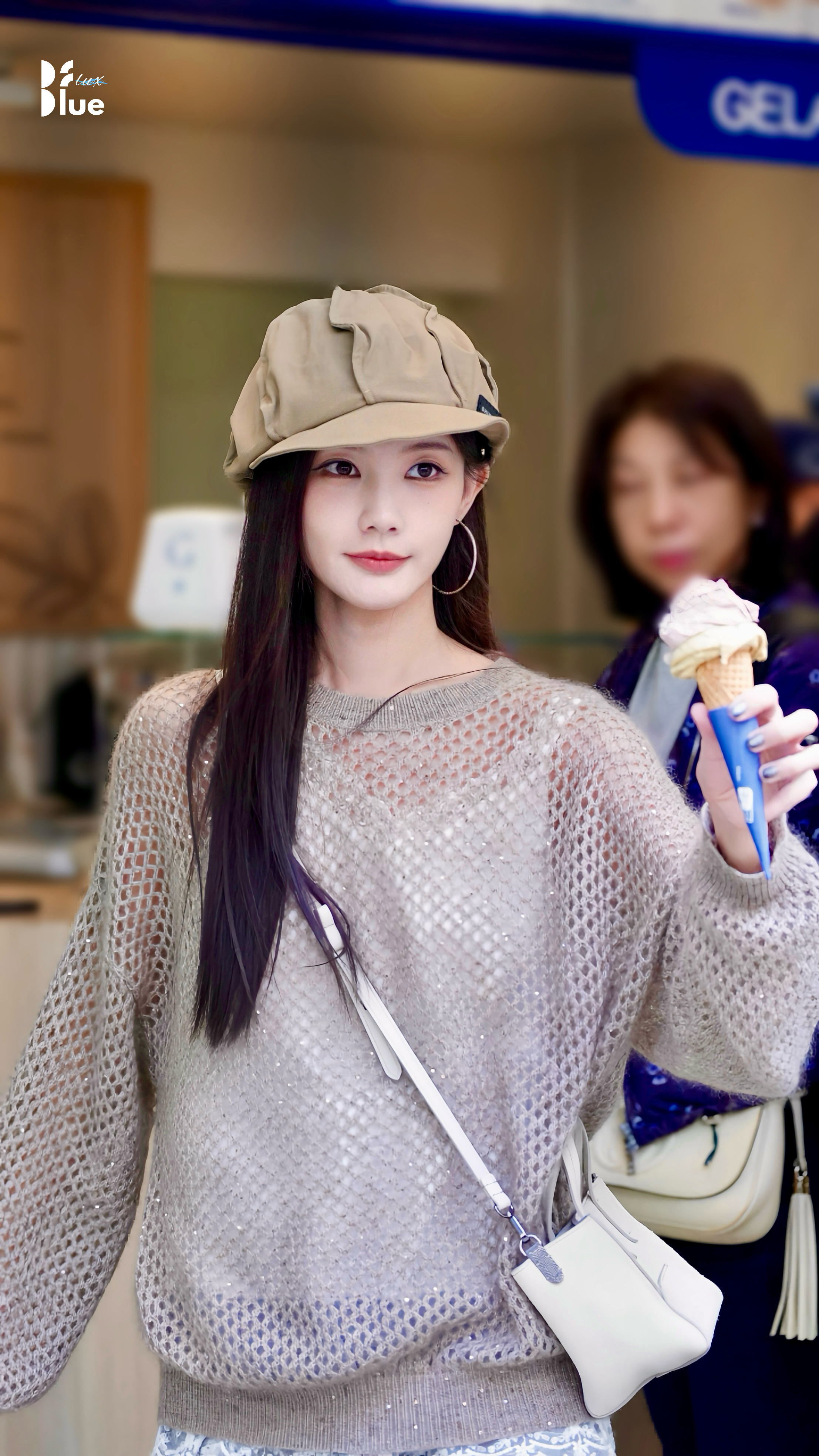 李一桐 米兰请吃冰淇淋的漂亮姐姐🥰🥰🥰李一桐米兰请吃冰淇淋的漂亮姐姐 ​​