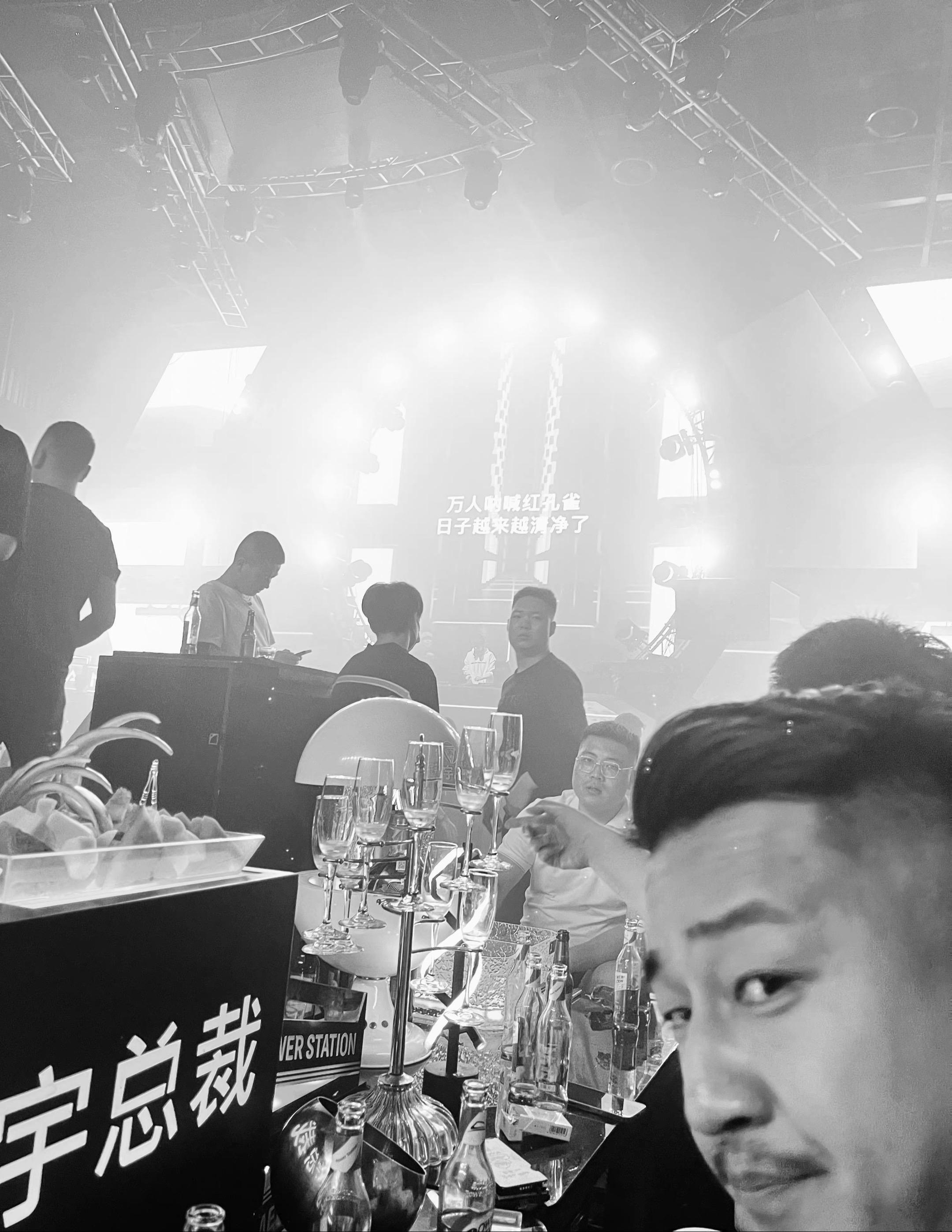 写什么呢 写我不知上进 写我贪玩误学 写我明知故犯 写我同流合污 写我...