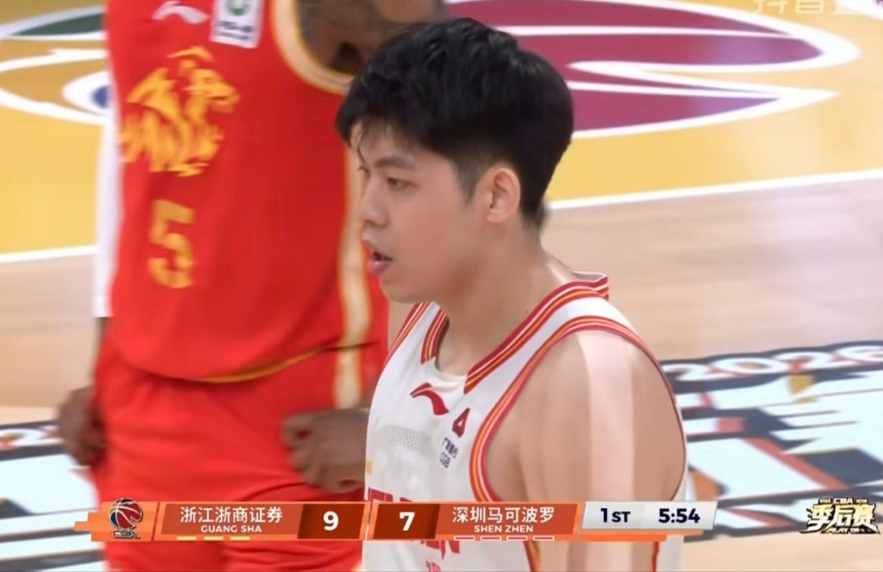 CBA季后赛浙江广厦主场92：85再一次战胜了深圳，大比分来到了2：0。本场深圳