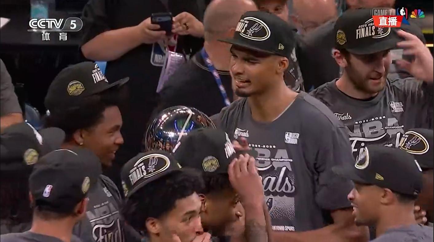 NBA季后赛马刺vs雷霆 只能说！正义必胜！恭喜马刺！干翻前仰跳投！！！ 