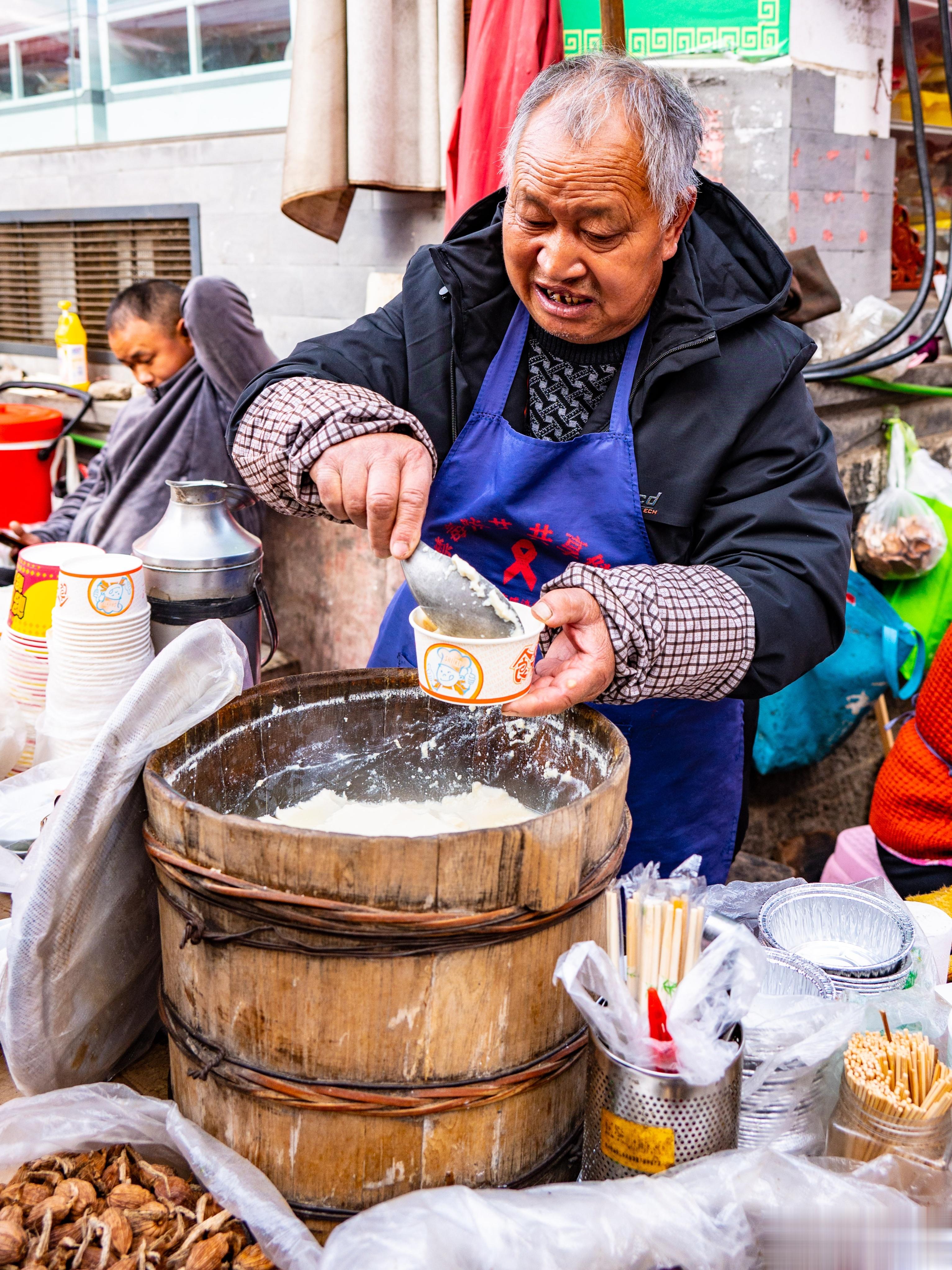 来到徐霞客口中的极边之城——腾冲，万万没想到这里还有一座用青砖木门、白墙黛瓦粉饰