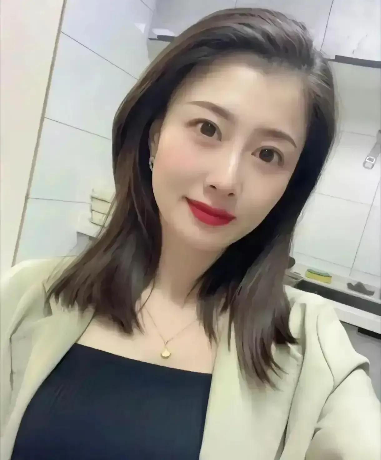 老公的大哥二姐提出把婆婆留下的财产分了，大概一栋价值300要的房子，外加10万块