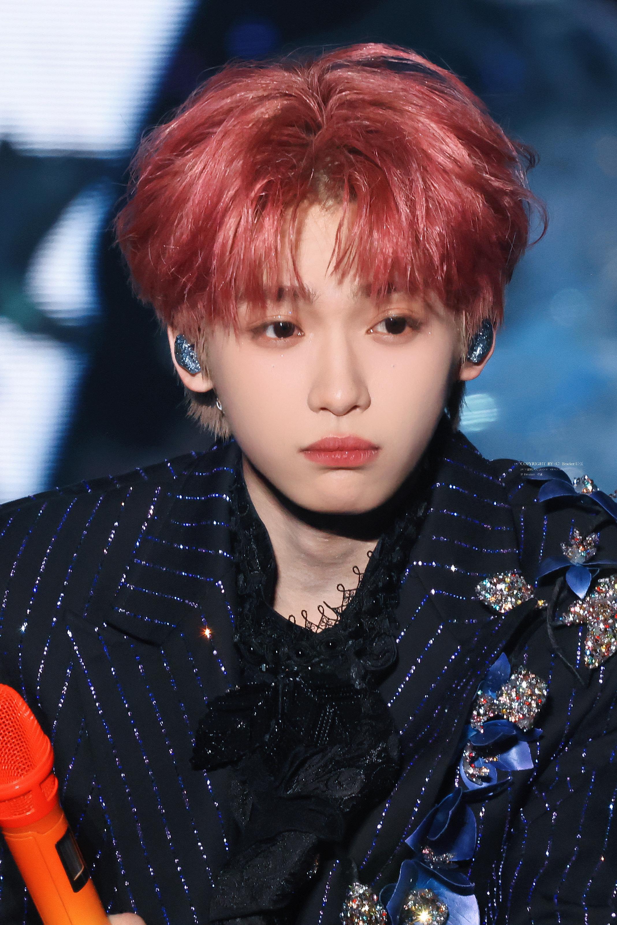 向全世界安利我担就这样萌萌的看着你 梓渝12月最受欢迎男明星top1