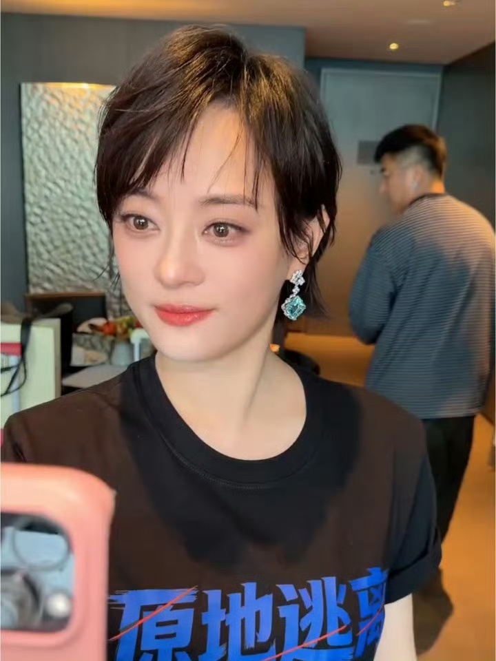 孙俪化妆师换金鹤龙了我好喜欢金鹤龙的妆造，能不能出个教程？真的轻薄又减龄！ 