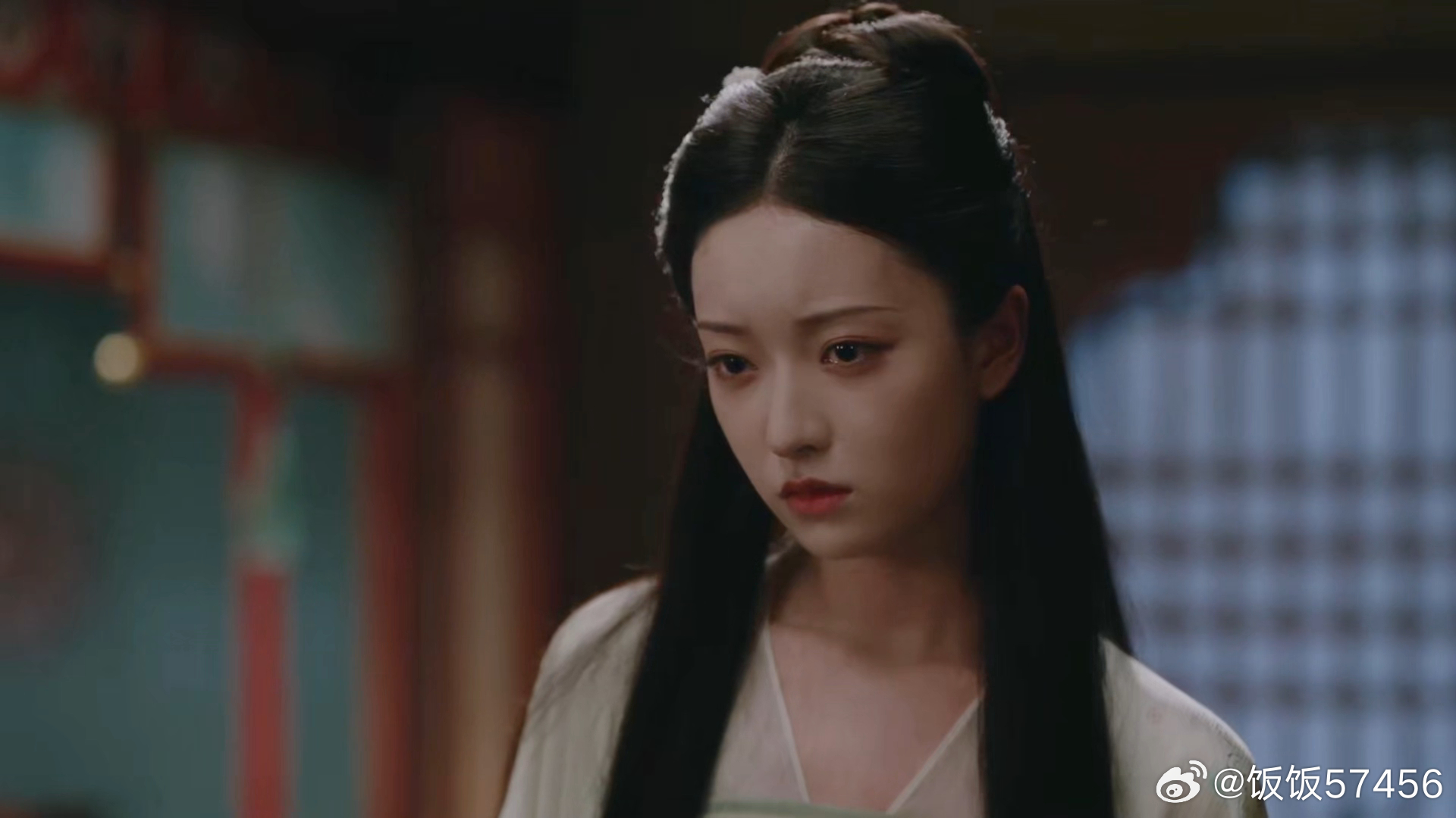 倪妮系小花后继有人 终于明白为什么大家都说她后继有人，杨舒伊的氛围感、骨相气质全