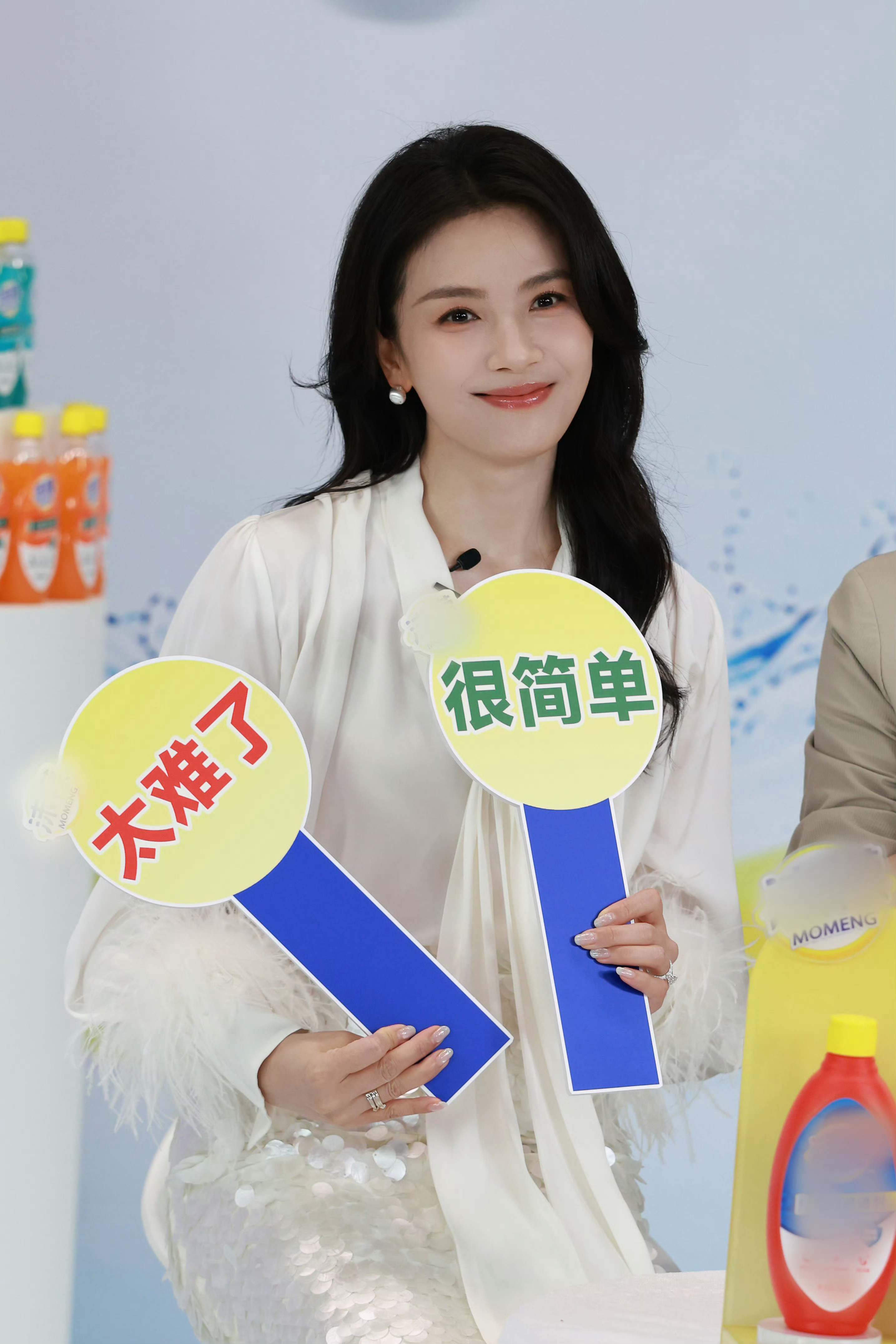 刘涛的嘴唇是亮晶晶的～一看就很软很好亲～给我亲亲😚 