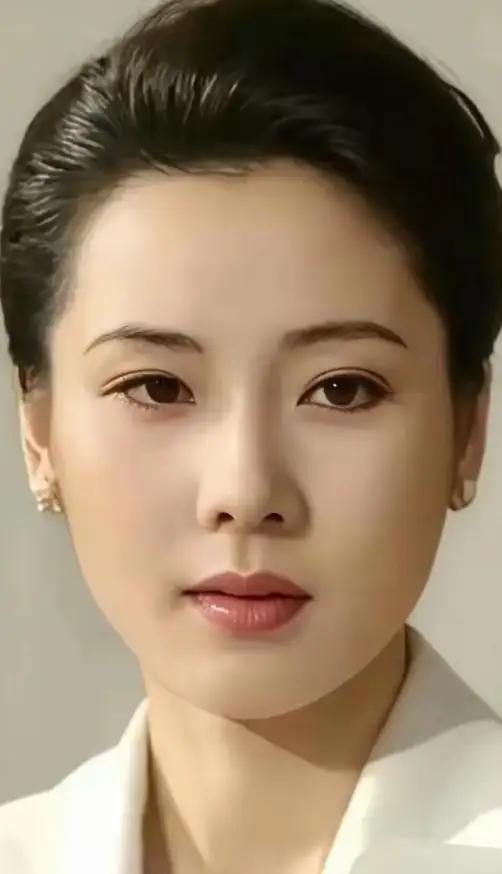 87版《红楼梦》开拍，导演王扶林只一眼就刷掉前来试镜的何赛飞，“赛飞，你太妖了，
