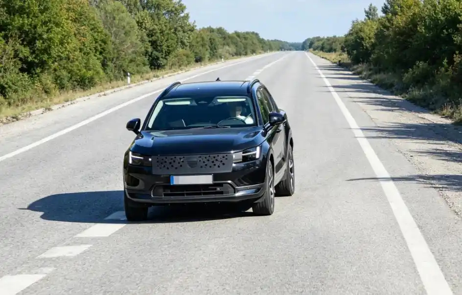 沃尔沃XC40这是要当“车坛常青树”啊！上市快十年了，本来该换代了，结果人家选择