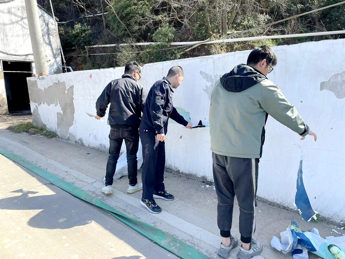 【甘肃定西：城区禁止任何单位设置横幅标语，公益标语限期清理】据甘肃定西通渭县委宣