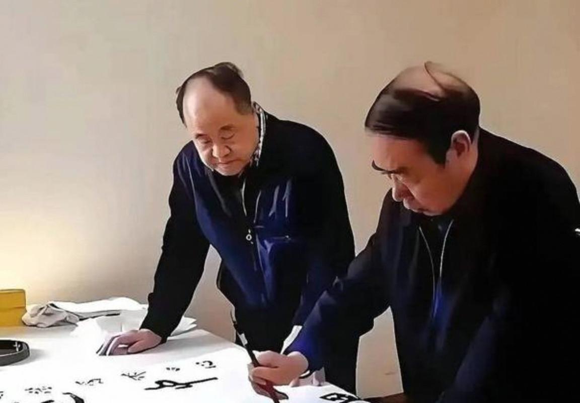莫言、贾平凹、郭德纲、戴顺智和丁荭，不是文化艺术界的知名人士，就是名校教授，谁能