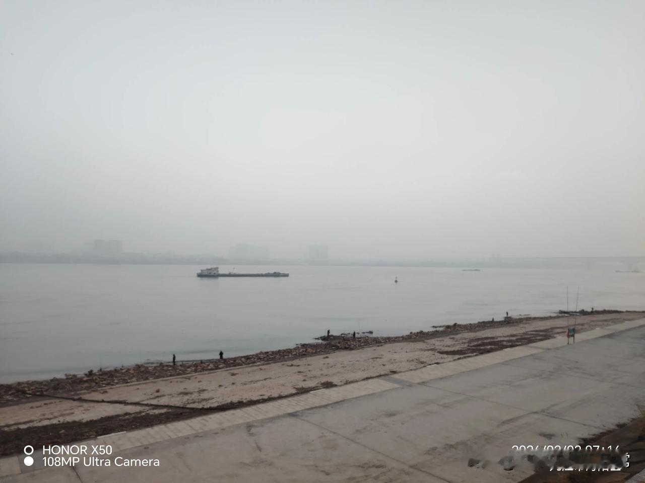 记录我的20262026年2月2日长江岸边晨练赏长江美景