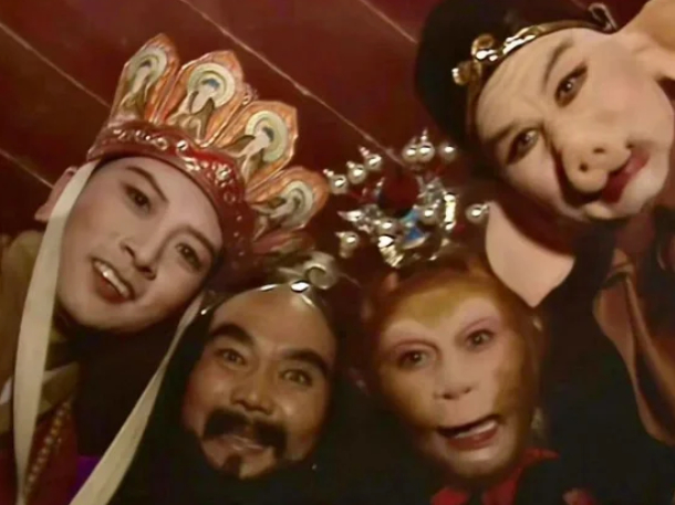 聪明的人已经提前出发了 不怕人聪明，就怕聪明人太多，估计现在聪明人已经提前出发堵